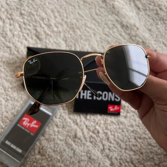 Ray-Ban Gold Frame Sunglasses with Dark Lenses - Picture 2 of 3